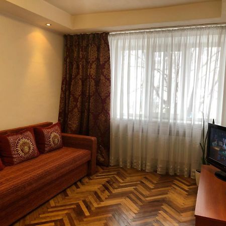 Kyiv Apartment On Peremohy Avenue 16 Daily Rent Exterior foto